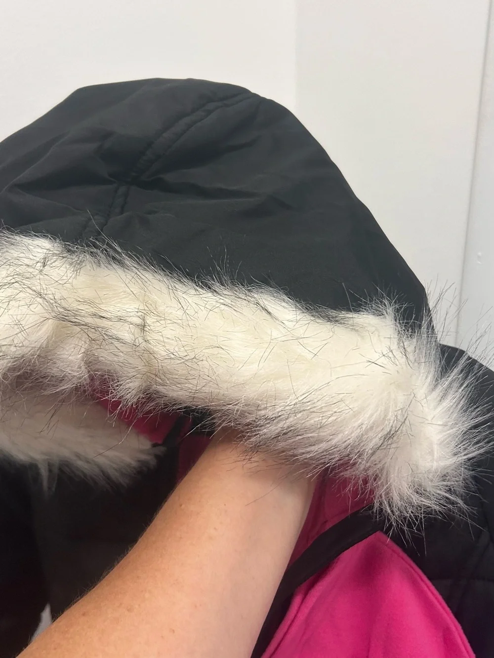 NWT Weather Tamer Girls Puffer Coat Size 4 Faux Fur Hood Pink Black